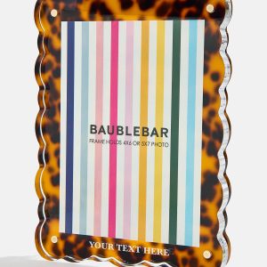 Picture Perfect Vertical Acrylic Frame - Scalloped Shape