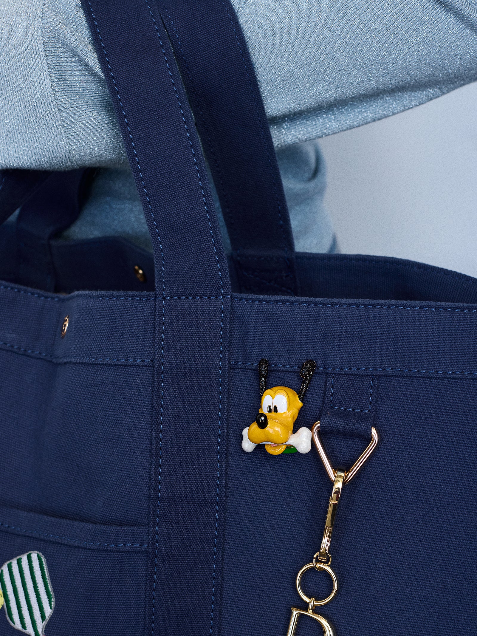 Disney 3D Character Pin - Pluto - Image 2